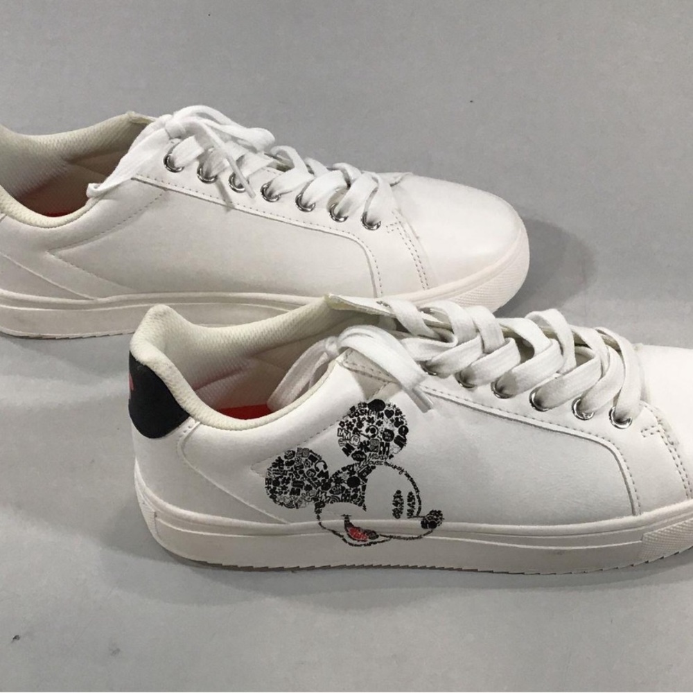 Women’s Mickey Mouse White Lace-Up Sneakers Size 10